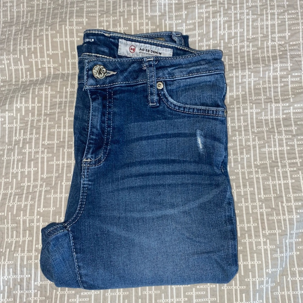 Distressed jeans - Picture 5 of 8